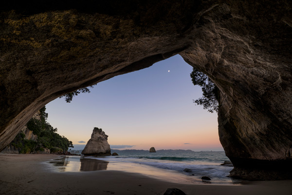 the sandstone arches of Cathedral Cove
