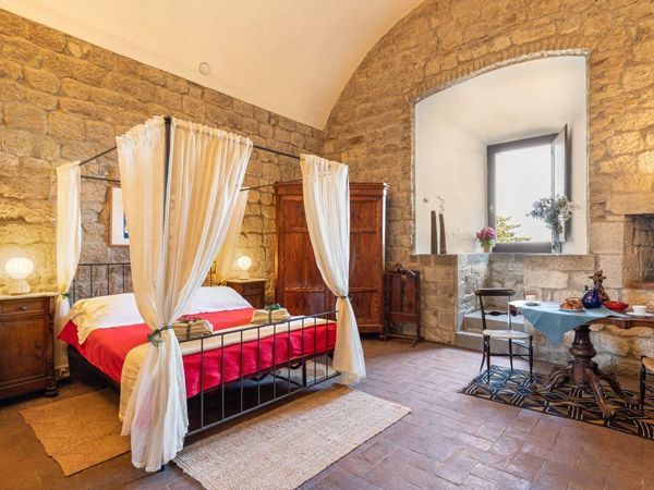 the bedroom at La Torre dei Belforti