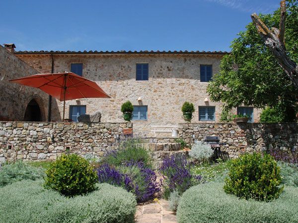 the property exterior of Villa Le Porciglia