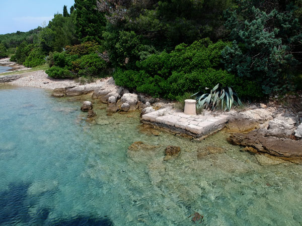 Explore the island of Ilovik