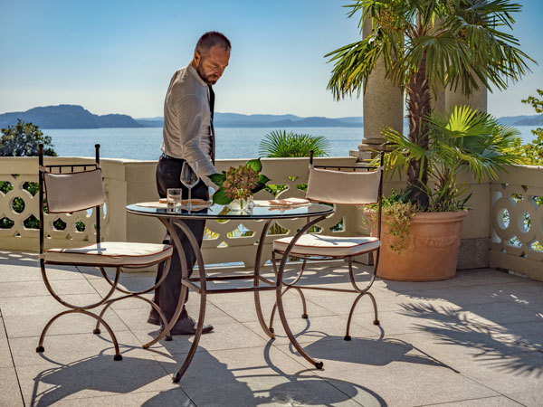 Stop by the Bar La Terrazza for aperitivo.