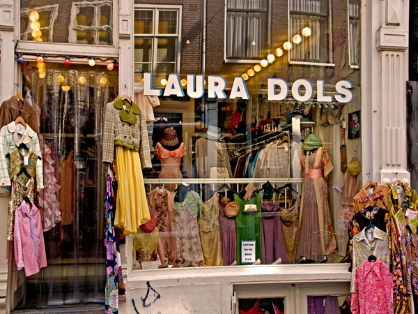 Shop at Laura Dols