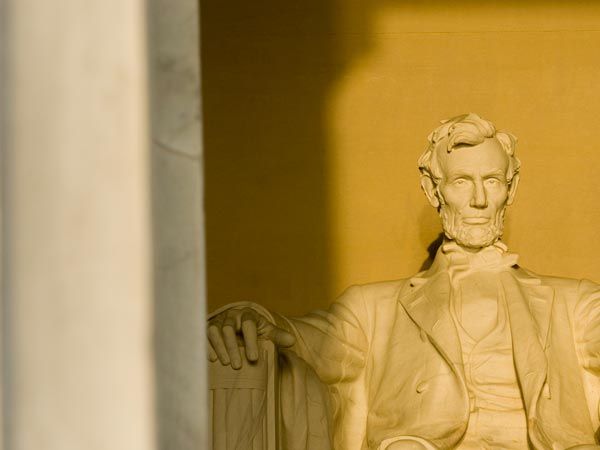 Don't miss the Lincoln Memorial.
