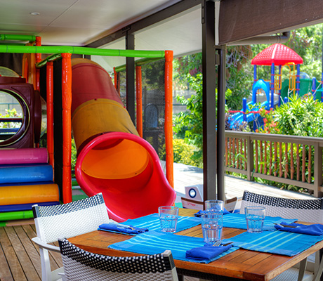 Vomo kids dining, Fiji