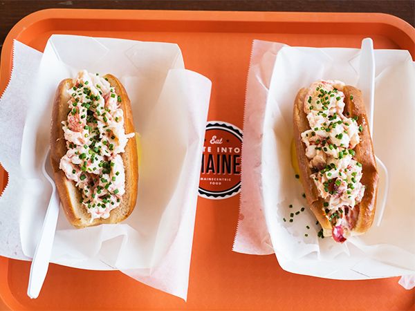 Maine lobster roll