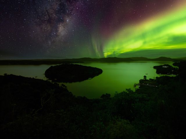 aurora australis over Stewart Island
