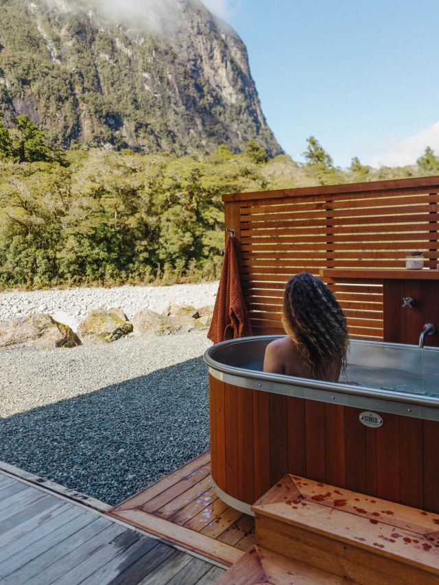 an outdoor tub at Milford Sound Lodge
