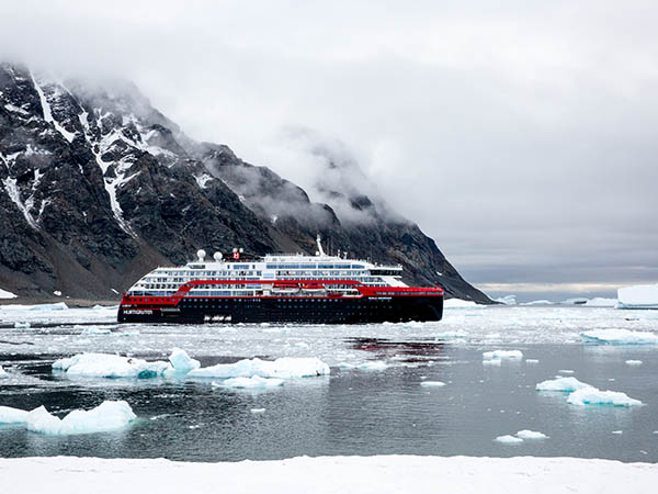 Hurtigruten’s MS Roald Amundsen