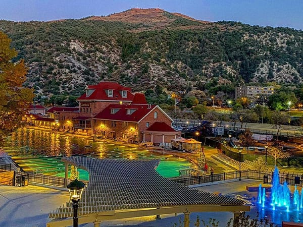 Glenwood Hot Springs Pool, Colorado