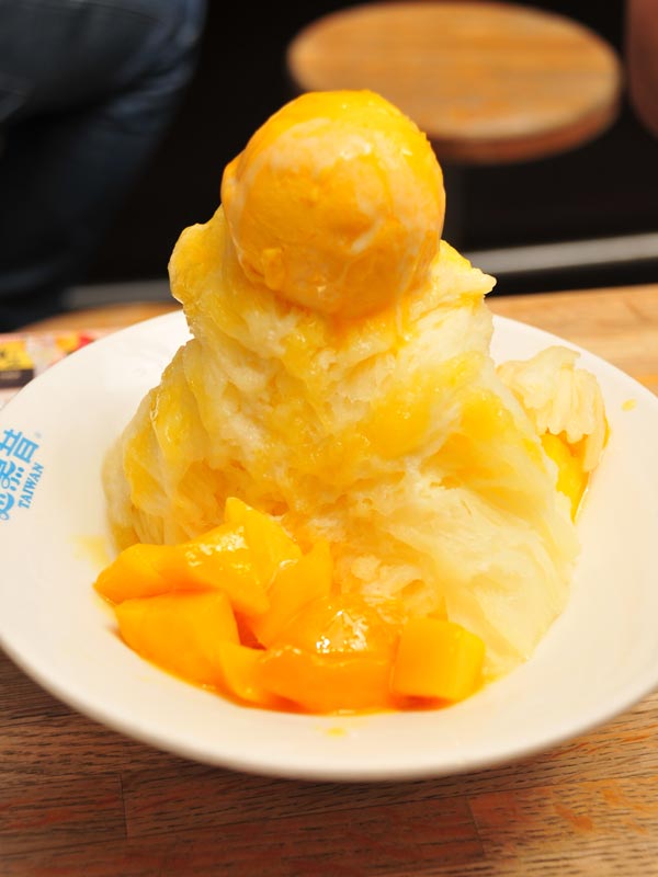 Taiwanese shaved iced dessert