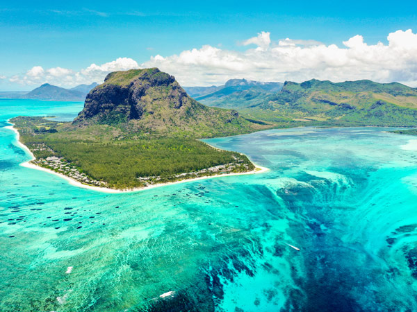 Stunning blue waters of the island of Mauritius