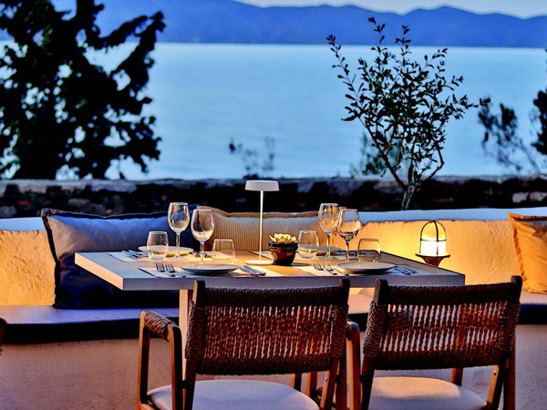 Téchnē restaurant in Hydra Greece. 