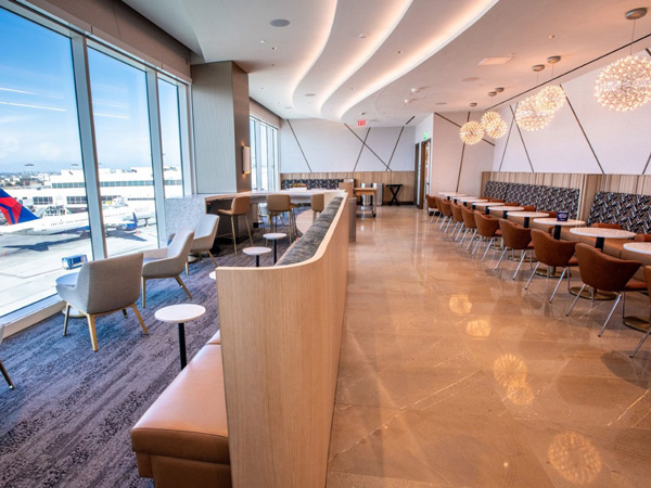 premium lounge, Delta Sky Club at LAX