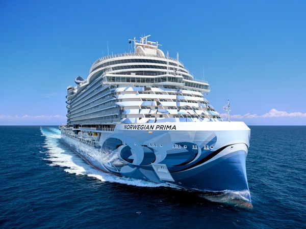 ship exterior, Norwegian Prima
