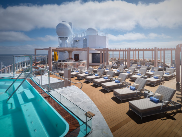 Vibe Beach Club, Norwegian Prima