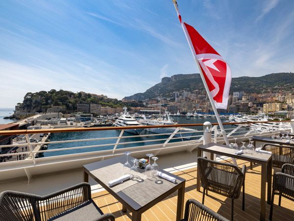 an al fresco dining spot at Windows Cafe in Azamara