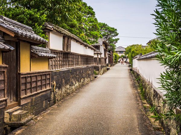 empty road in Hagi