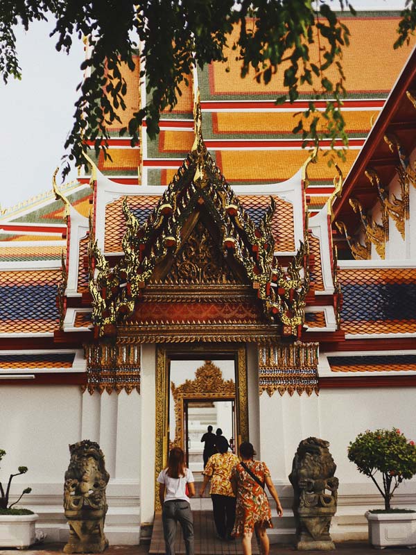 people entering Wat Pho, Temple of the Reclining Buddha