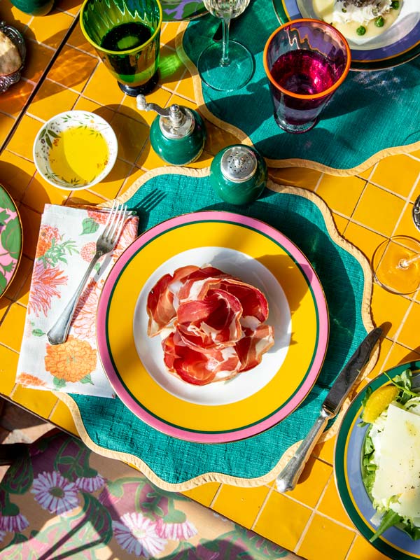 a vibrant and colourful lunch at Passalacqua
