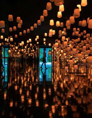 a spectacular hanging lamps display at Mifuneyama Rakuen Hotel in Saga Prefecture