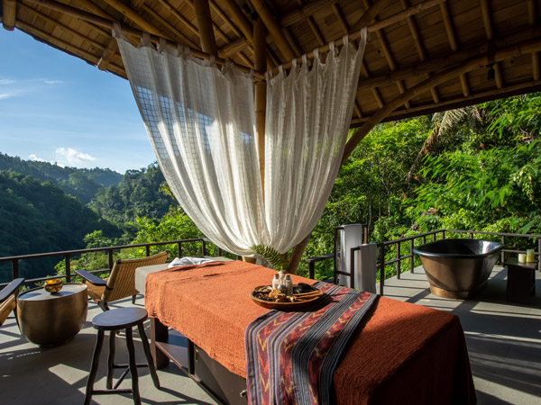 a look inside Banyan Tree’s open-air Toja Spa