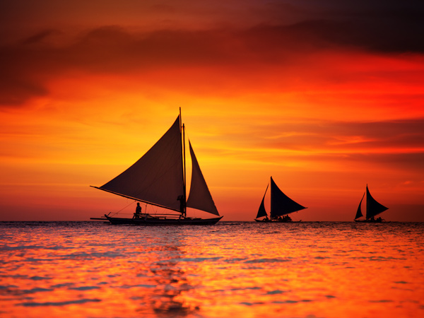paraw sailing sunset on Boracay Island