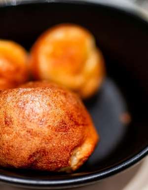 Pão de queijo in a bowl