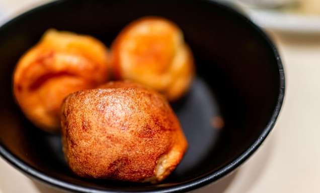 Pão de queijo in a bowl