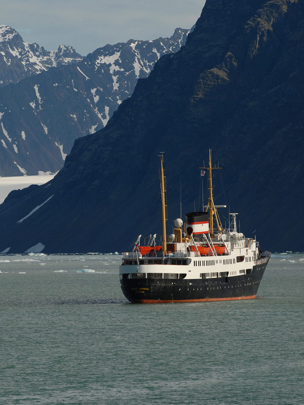 the MS Nordstjernen sailing across the Arctic region