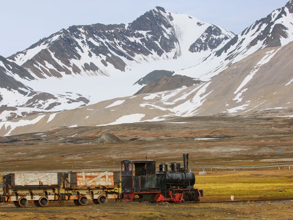 a train traversing the railway in Spitsbergen