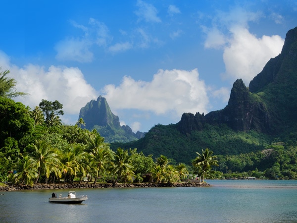 the towering peaks of Mt Mouaroa on the island of Moorea