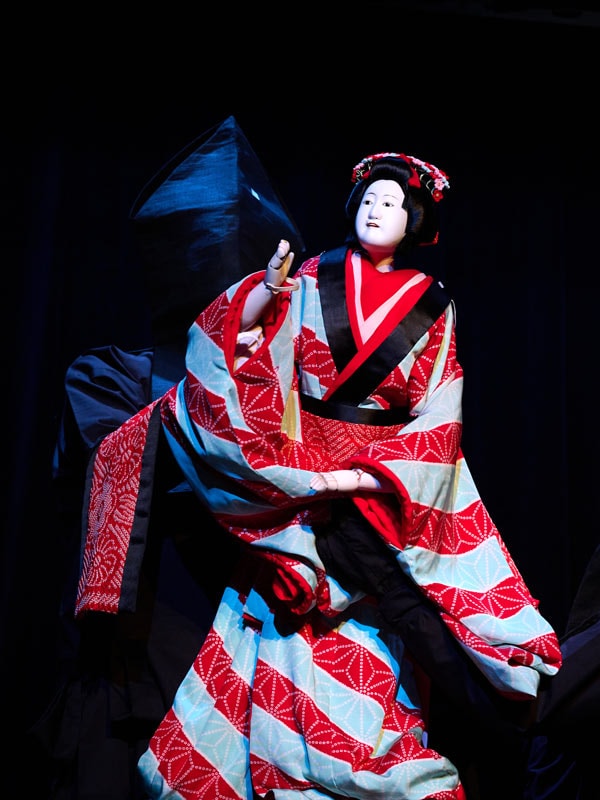 a performer at Gion Corner