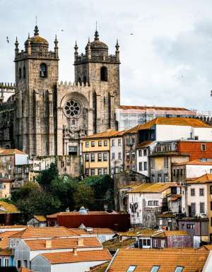 a picturesque view of Porto Cathedral