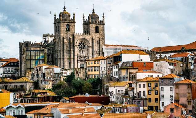 a picturesque view of Porto Cathedral