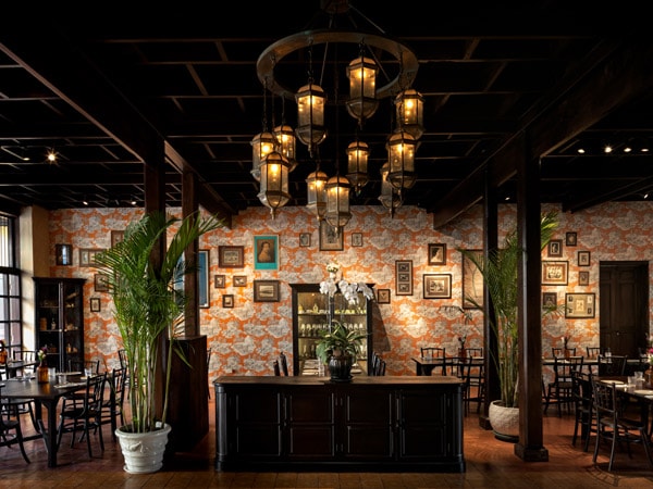 an elegant dining interior at Kiti Panit Lo, Chiang Mai