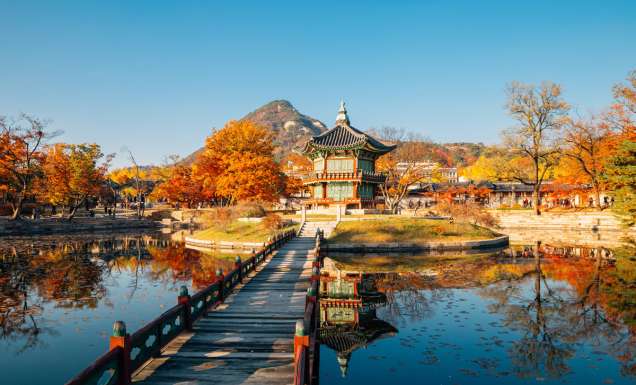 Gyeongbokgung Palace in autumn, Seoul, South Korea