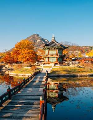Gyeongbokgung Palace in autumn, Seoul, South Korea