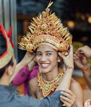 <p><i>Your ultimate guide</i> to <strong>Bali’s</strong> vibrant <strong>Seminyak</strong></p>
