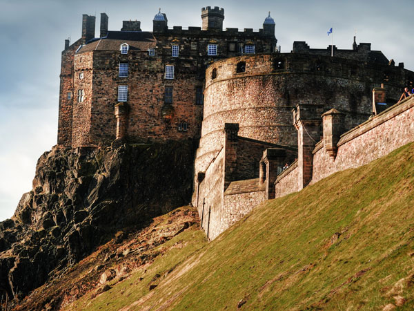 a close-up view of the structure of Edinburgh Castle