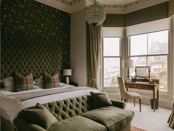 The Roseate Edinburgh Bedroom with view