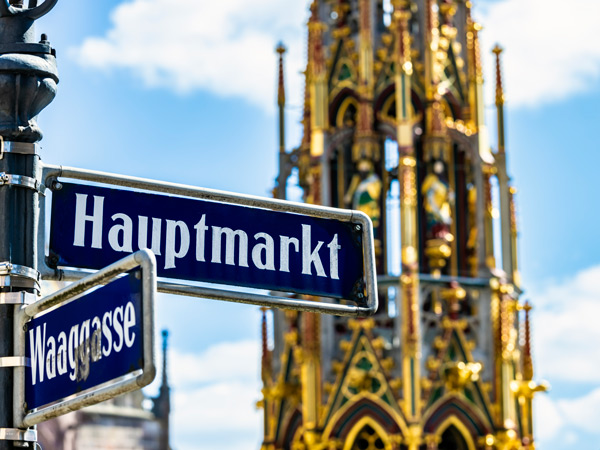 the Schöner Brunnen in Hauptmarkt square, Nuremberg