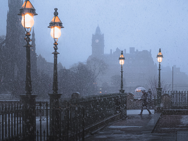 Edinburgh while snowing