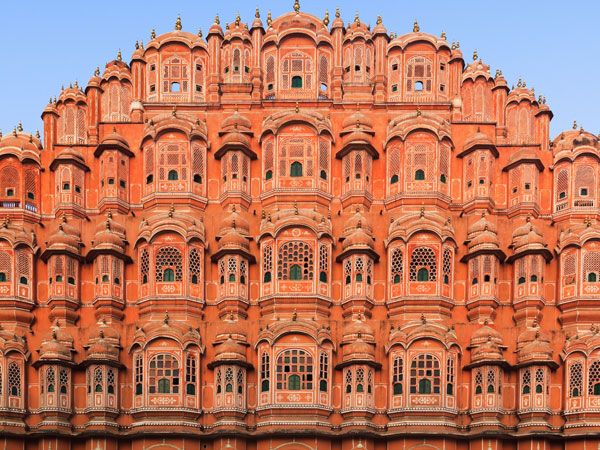 the Jaipur Hawa Mahal (Palace of the Winds) in India