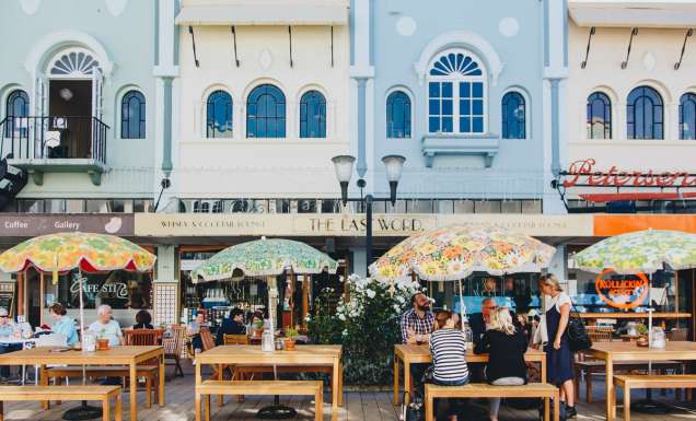 an al fresco dining on buzzy New Regent Street