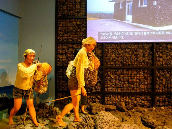 the statues of Jeju female divers in Haenyeo Museum
