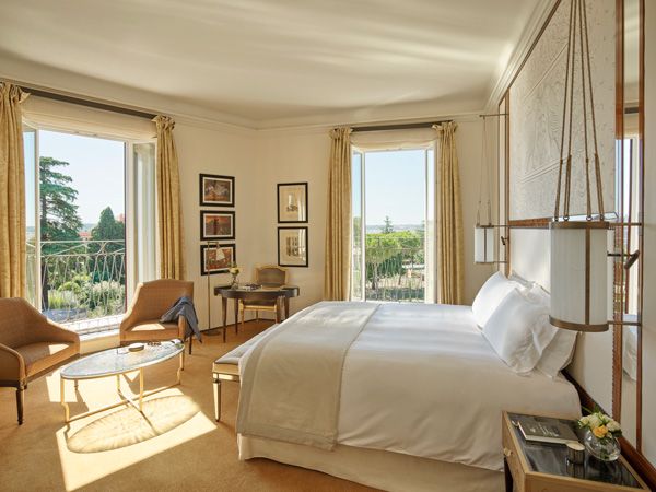 a junior suite with a view at Hotel Eden Roma