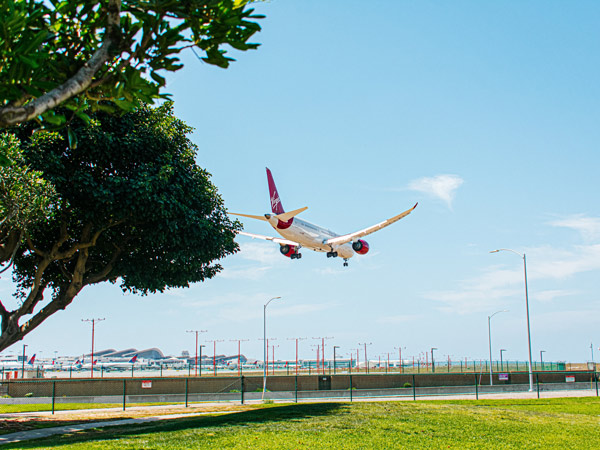 Virgin flight coming into Los Angeles
