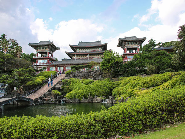 The Buddhist temple of Yakcheonsa 