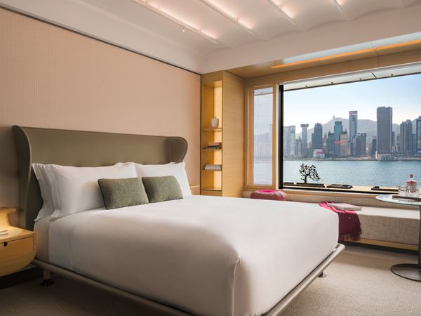 the classic harbour view room in Regent Hong Kong