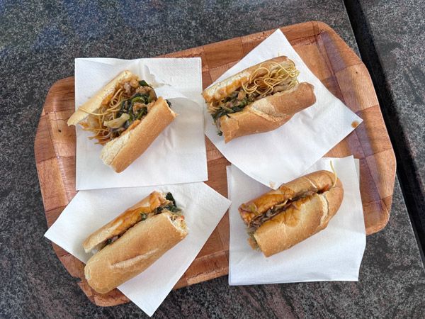 four servings of casse-croûte in Tahiti